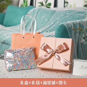 礼盒打开后有很多贺卡 还有很多贺卡
